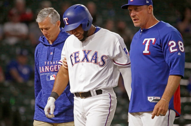 Elvis Andrus sufrió fractura en su codo derecho