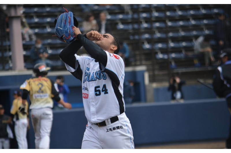 Alex Torres regresa a la nave