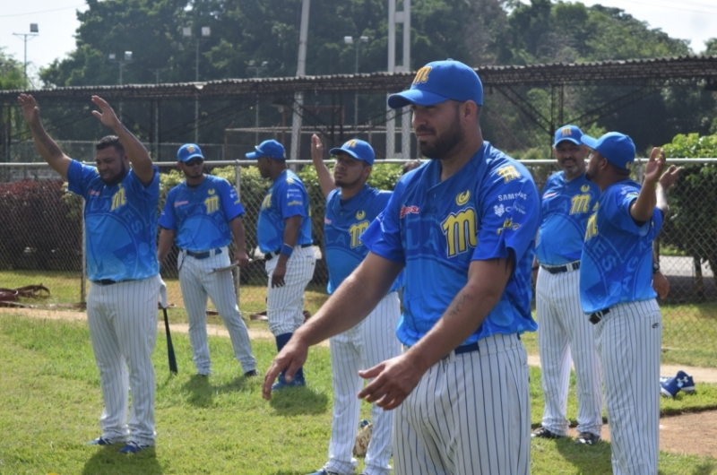 Juan González se unió a los entrenamientos turcos