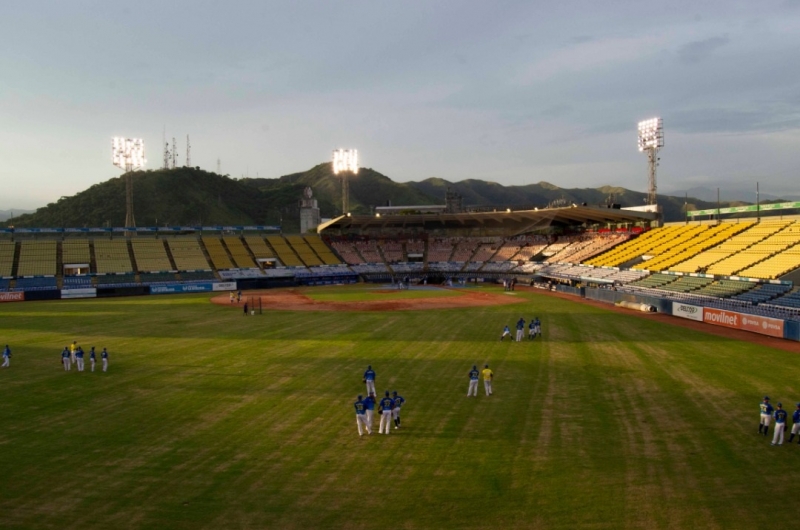Magallanes reanudó su pretemporada en el José Bernardo Pérez