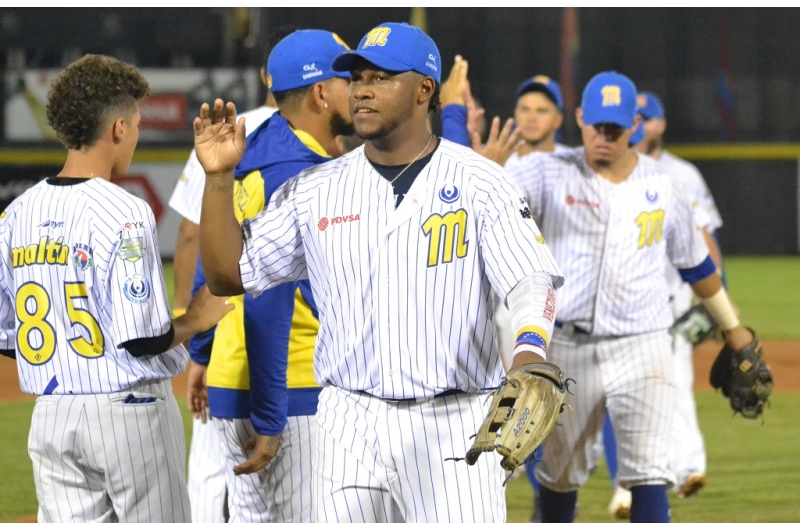 Magallanes se amparó en sus novatos para vencer a Águilas