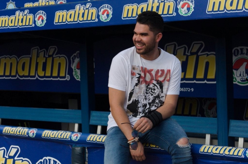 Renato Núñez visitó el José Bernando Pérez de Valencia