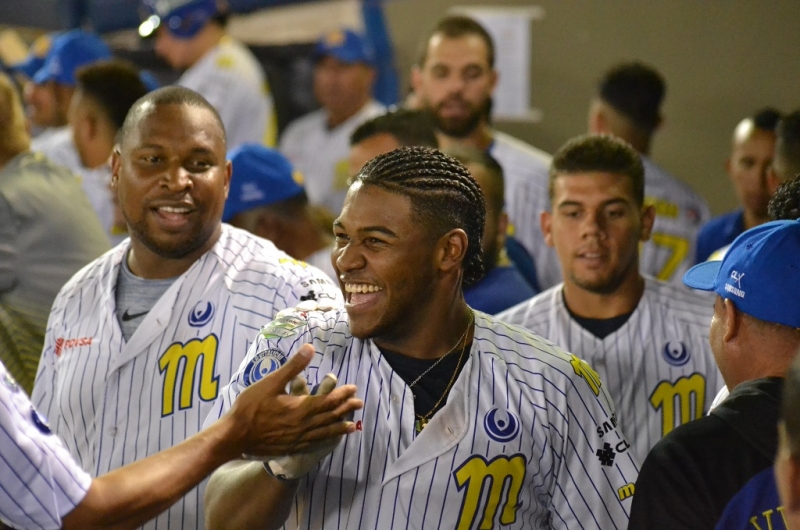 Magallanes sumó su octavo triunfo seguido en Valencia