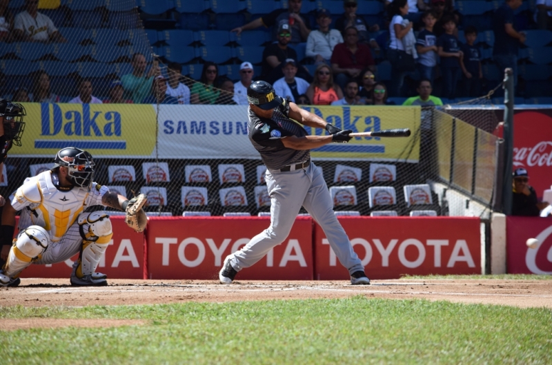 La nave cayó ante Leones en primer juego de la doble cartelera