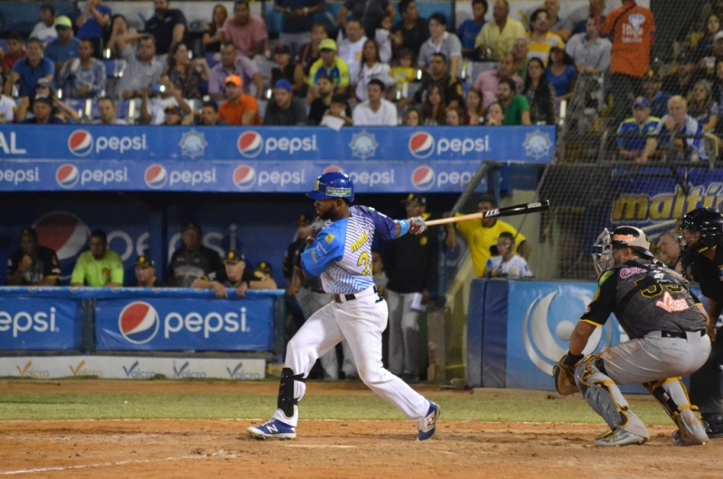 Magallanes cayó ante su eterno rival
