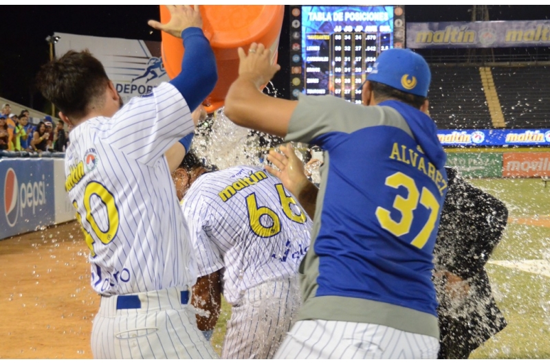 La nave dejó en el terreno a Caribes en fiesta de batazos