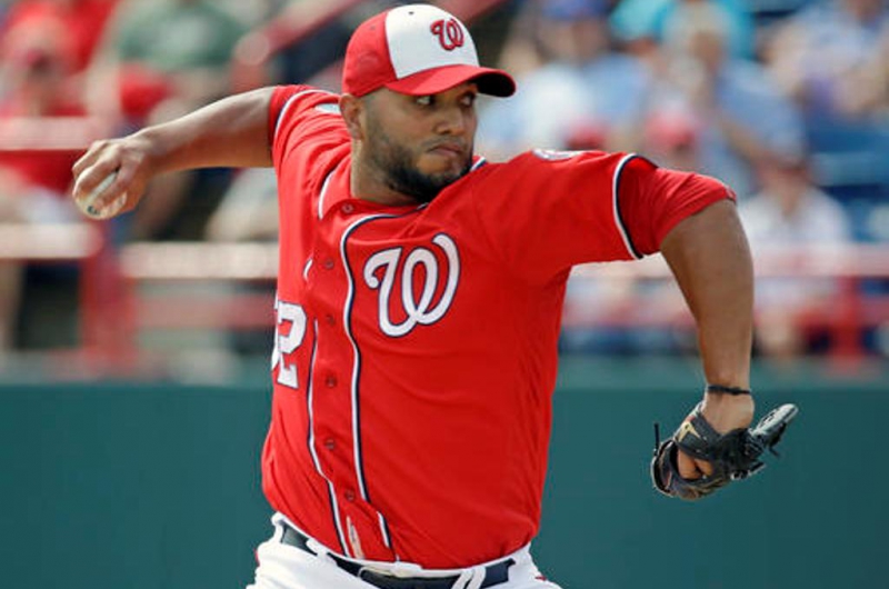 Yusmeiro Petit enfocado en ayudar a los Nacionales 