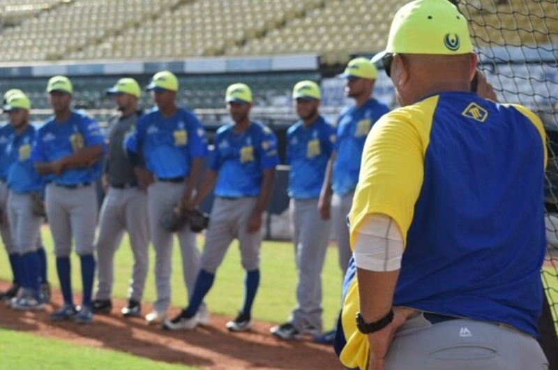 Magallanes finalizó sus entrenamientos nocturnos en Valencia