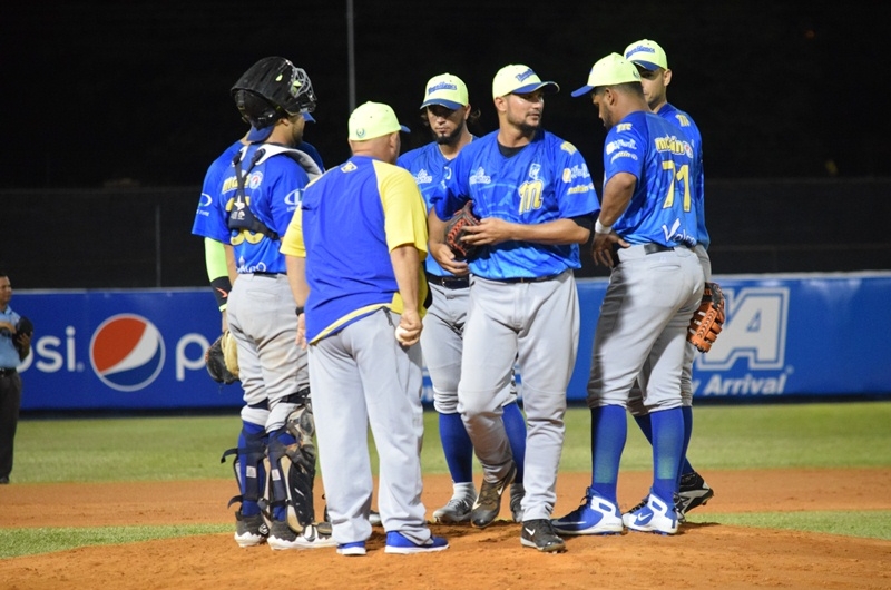 Magallanes tropezó en el primer juego de pretemporada