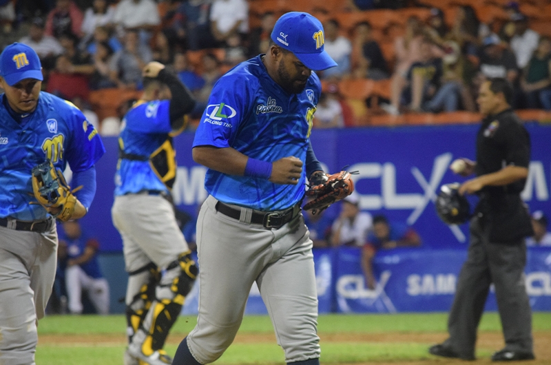 Tiburones silenció los bates magallaneros en la UCV