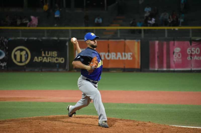 La nave no pudo en el primero de la serie en Puerto la Cruz