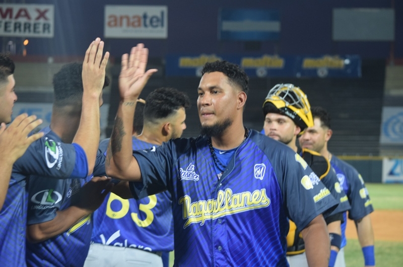 Félix Doubront brilló y blanqueó en la barrida del nido