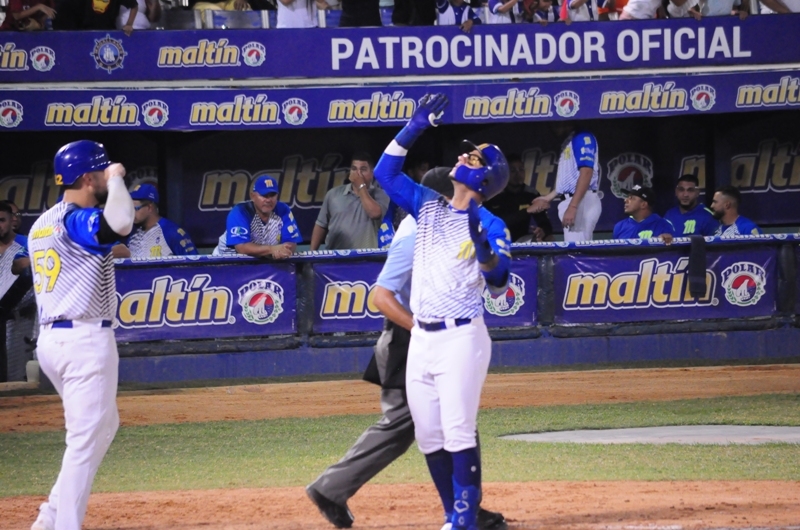 Magallanes cerró la ronda regular con victoria ante Tiburones