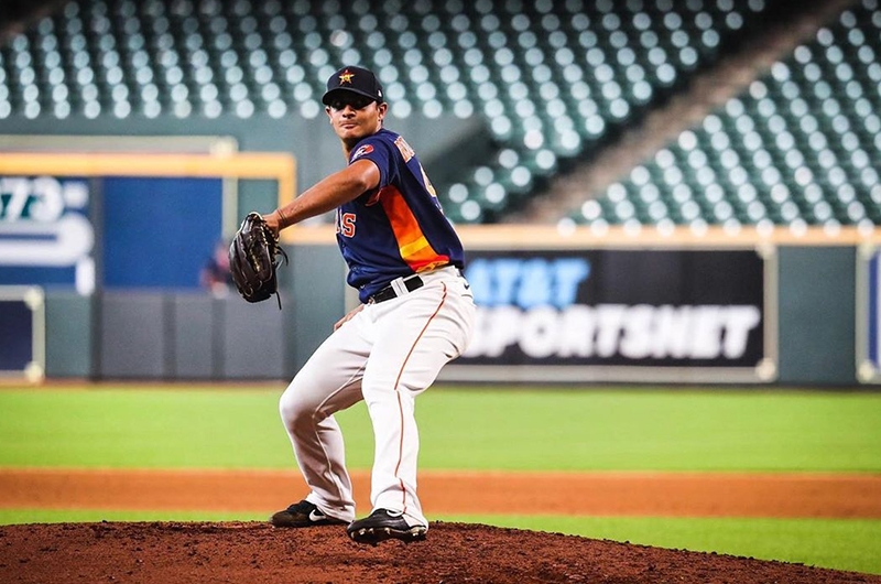 Houston llamó a Grandes Ligas al lanzador Nivaldo Rodríguez