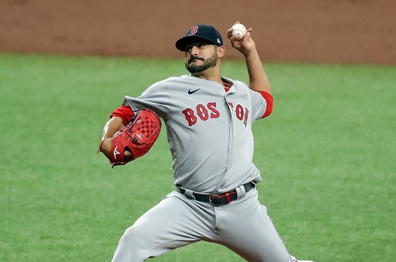 Martín Pérez lució sólido en la loma