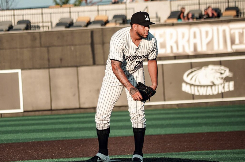 Henderson Álvarez dominó y ganó