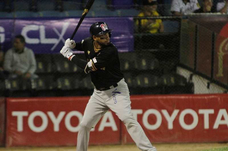 Gabriel Noriega firmó con Magallanes