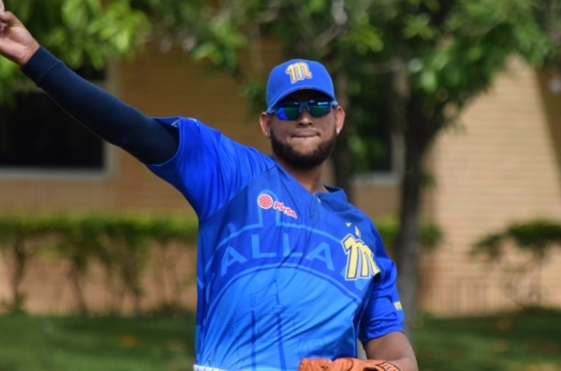 Henderson Álvarez y Robert Zárate se reportaron en la primera jornada de entrenamientos