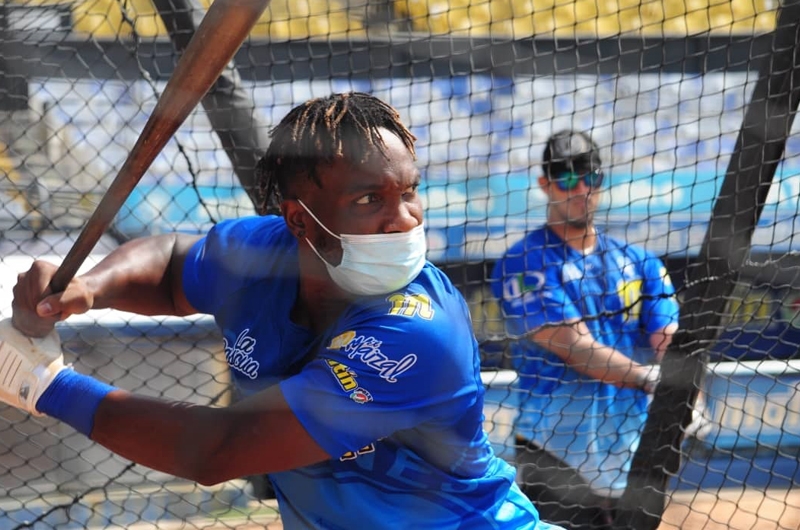 Dotel Gotta y Reginatto se reportaron