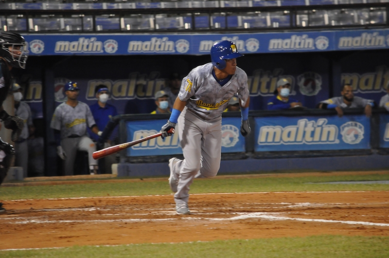 Magallanes cedió en doble tanda ante Bravos