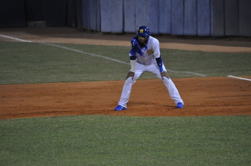 Caribes blanqueó y derrotó a la nave en el primero de la doble jornada