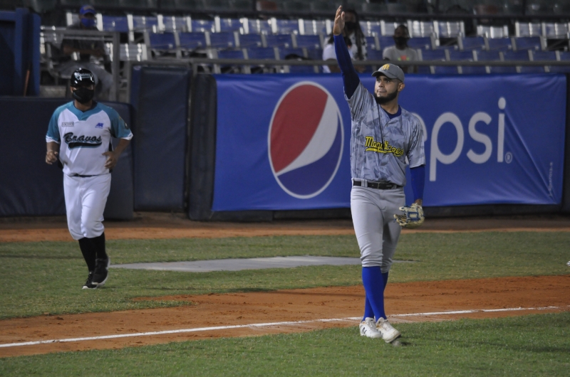 Erick Leal se creció y silenció los bates de Bravos