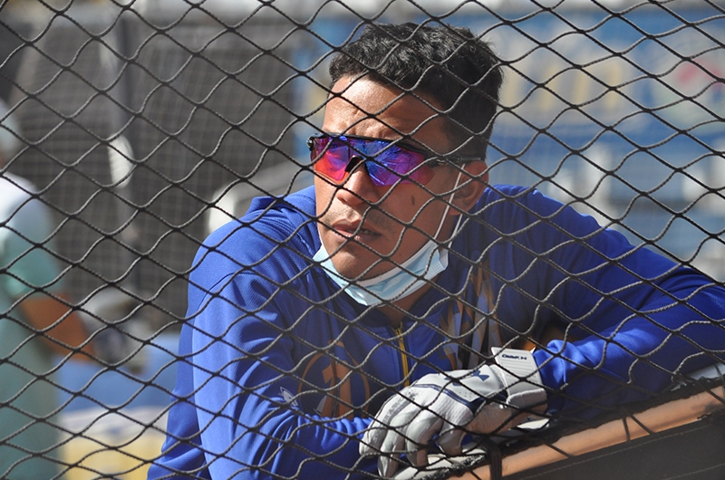 Engelb Vielma trabaja su ofensiva con Robert Pérez