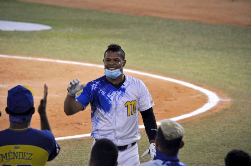 Magallanes consiguió la victoria en el primero ante Águilas