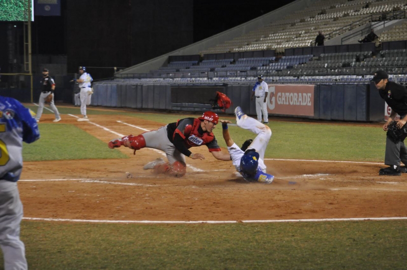 Magallanes y Cardenales igualan la serie particular