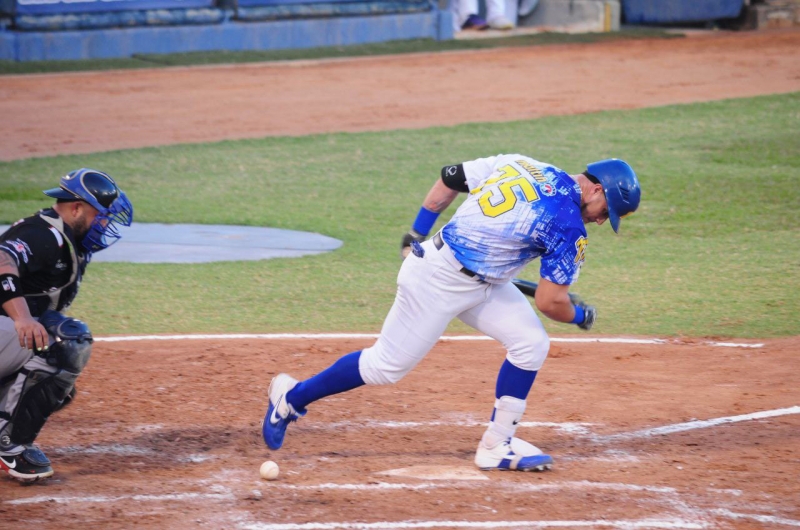 Magallanes sufrió traspié en el primero de la doble jornada