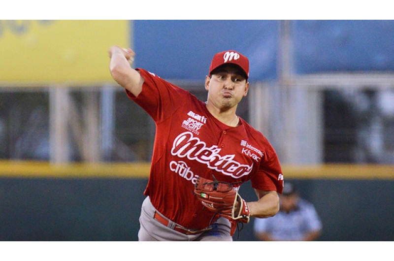 David Reyes se una a la rotación naviera para los playoffs