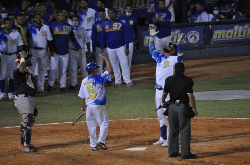 Magallanes sumó segunda victoria en la semifinal