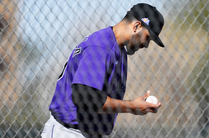 Antonio Senzatela mejora de su lesión en la pierna derecha