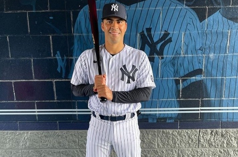 Robinson Chirinos tiene fractura en su muñeca derecha