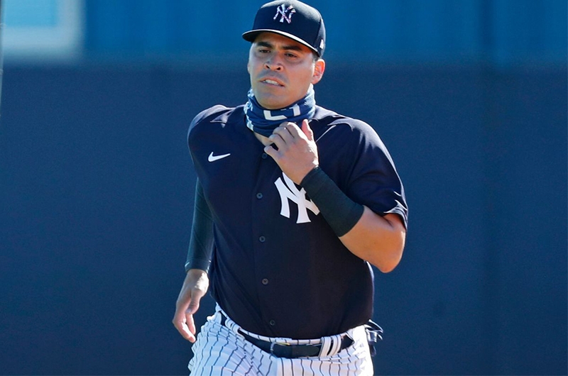 Robinson Chirinos seguirá con los Yankees