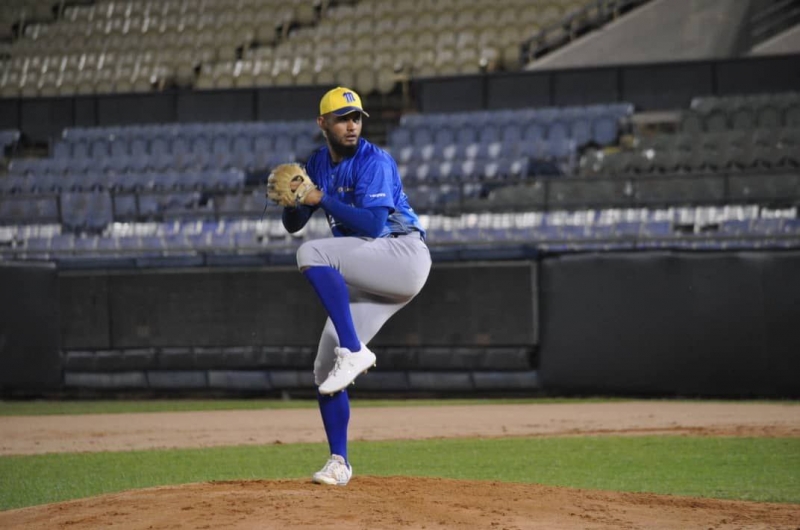 Magallanes no pudo con Tiburones en Caracas
