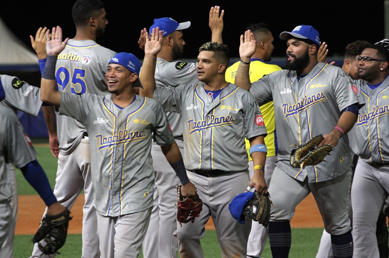 Con bateo oportuno y buen pitcheo Magallanes venció a Bravos