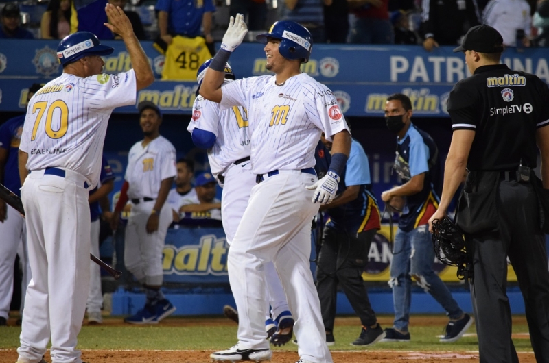 La Nave concretó otra remontada para sumar su victoria 15