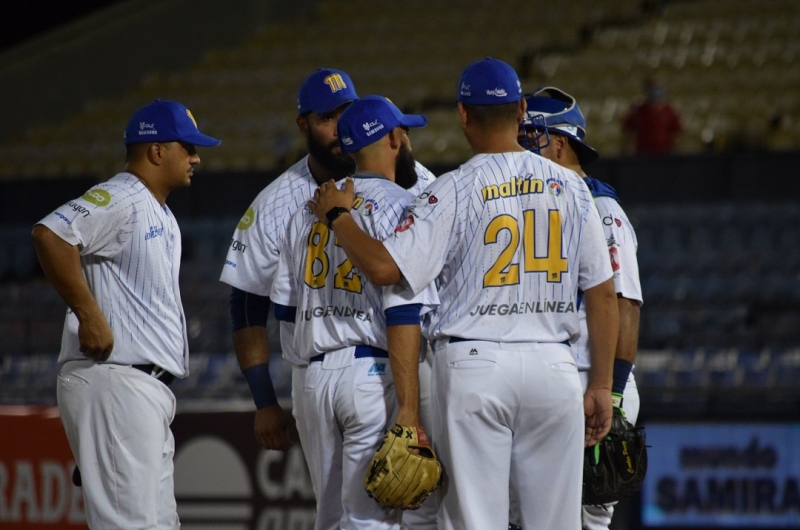 Magallanes vio cortada su racha al caer ante Cardenales
