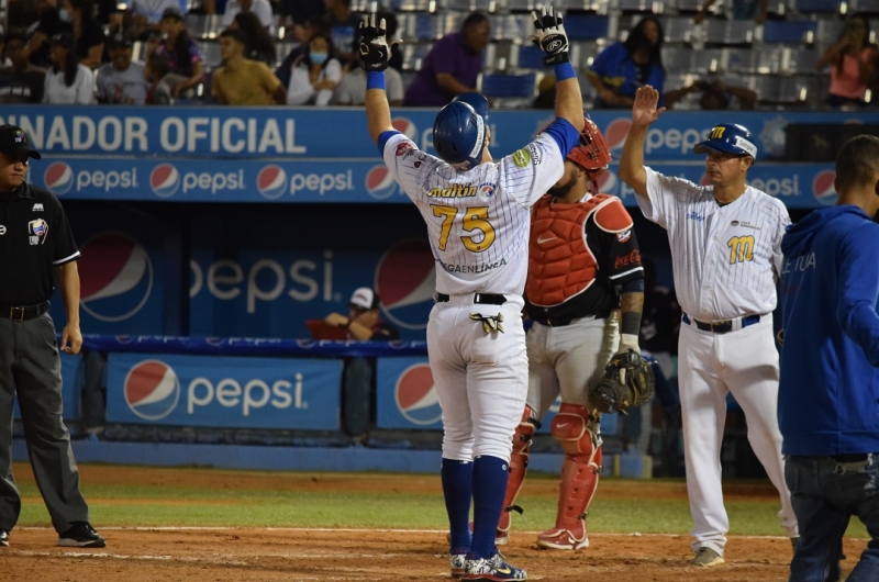 La Nave continúa su rumbo a puerto seguro