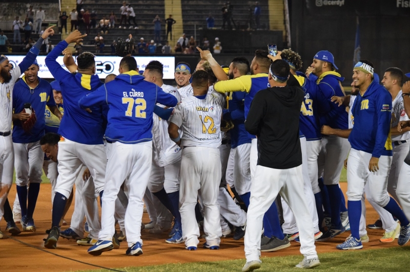 ¡Magallanes aplastó a Leones y está en la Gran Final!