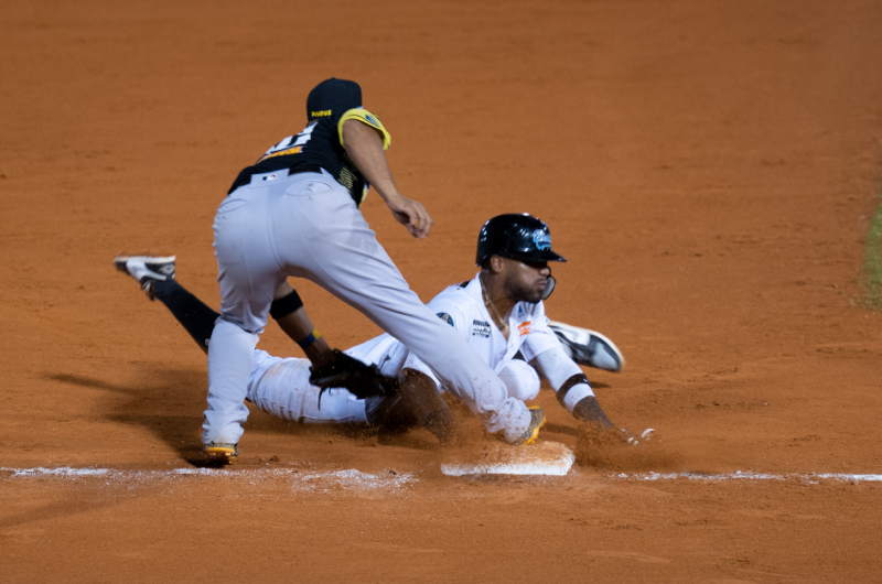 La Nave dividió con Bravos en doble cartelera