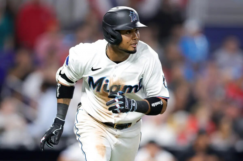 Luis Arráez alcanzó los 500 hits en MLB