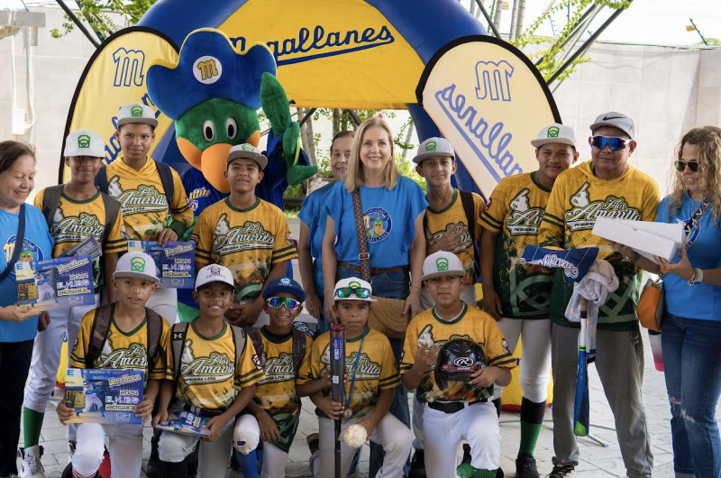 Fundación Magallanes hizo donativo a 30 escuelas de béisbol