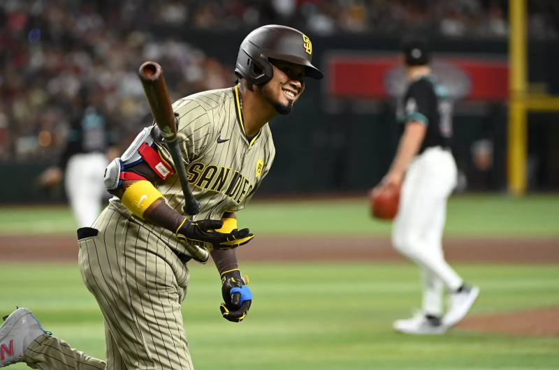 Luis Arráez deslumbra a San Diego con sus batazos