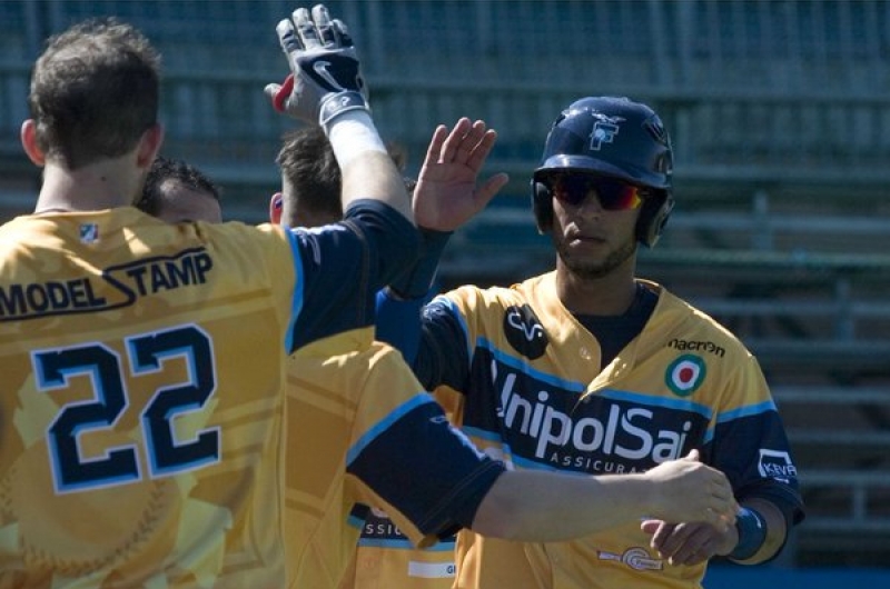 Ronny Cedeño está encendido en Italia