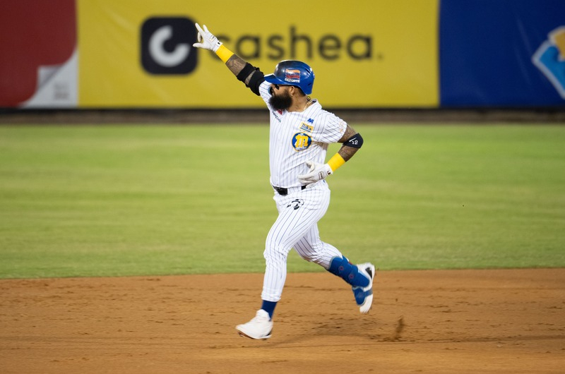 Bates navieros protagonizaron victoria ante Águilas