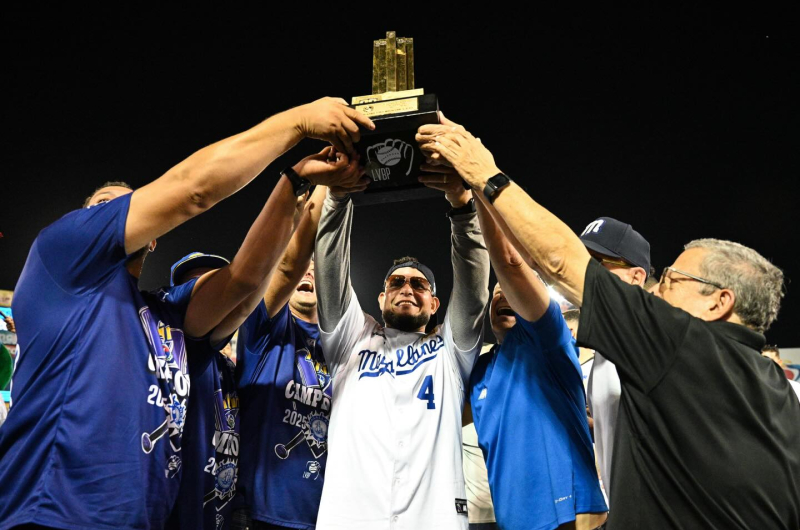 Yadier Molina pactó contrato multianual con la Nave