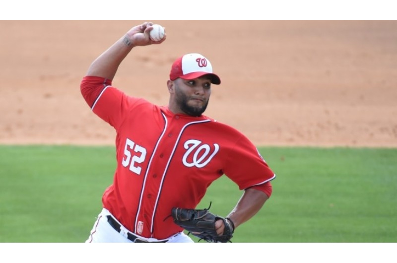 Yusmeiro Petit ofrece estabilidad al bullpen de Washington