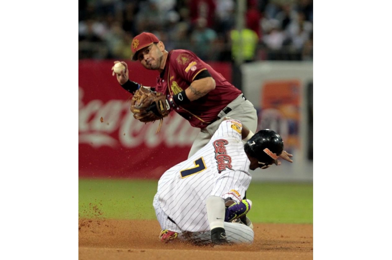 Magallanes cayó ante Leones en la capital